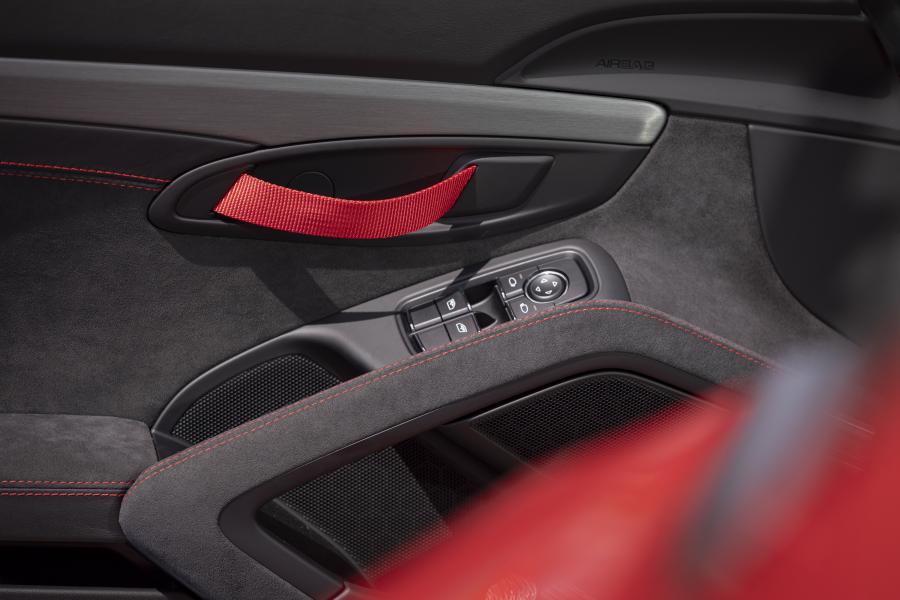 Детали интерьера Porsche 718 Cayman GT4 (982C) 2019 года  (WW) (фото 96 из 190)